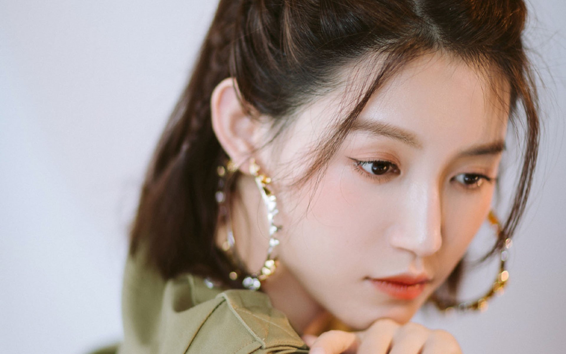 压力的形状,F1街道赛之夜的引擎轰鸣与杜兰特的关键心跳