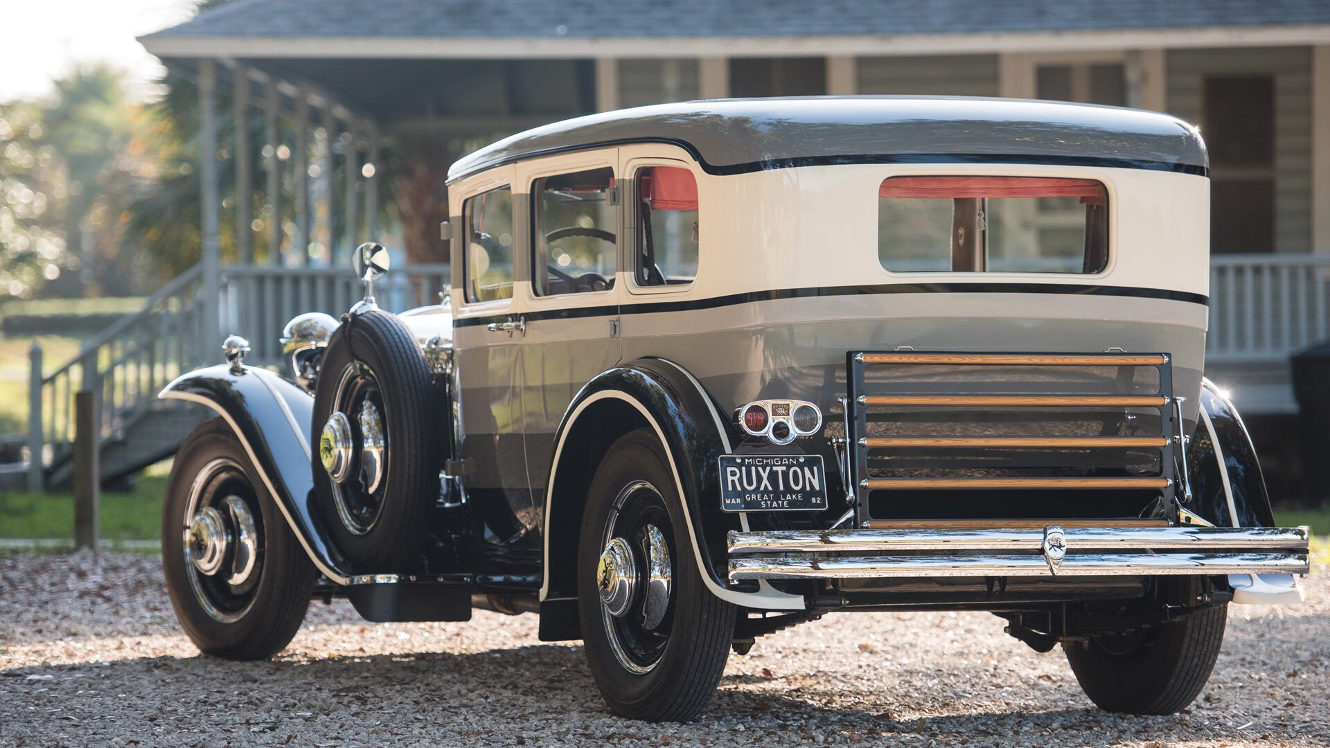 开云体育平台APP-拉梅洛42分撕裂防线，篮网末节窒息防守强行终结山西队不败金身