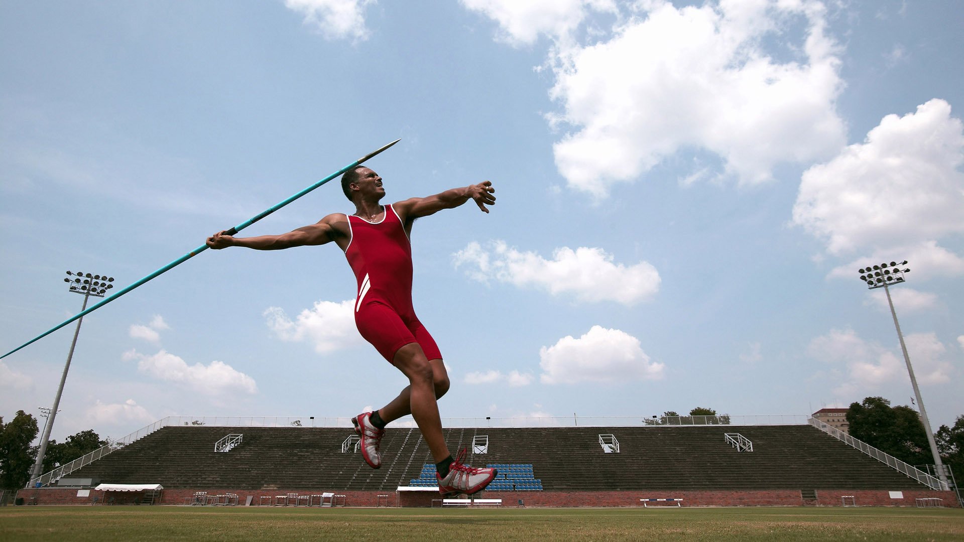 开云体育app-凯恩的旧王旗与沙特的新版图，足球世界正在重新想象自己